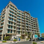 Chic And Airy 1Br Furnished In 2020 Marquis