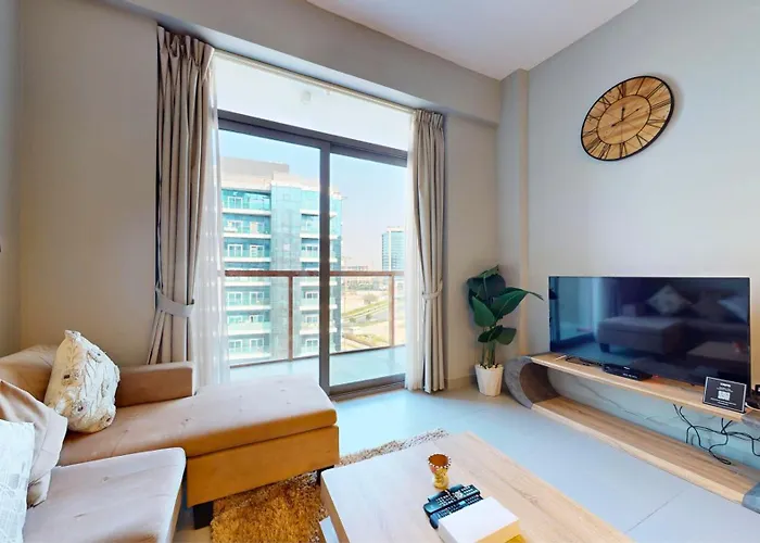 Chic And Airy 1Br Furnished In 2020 Marquis