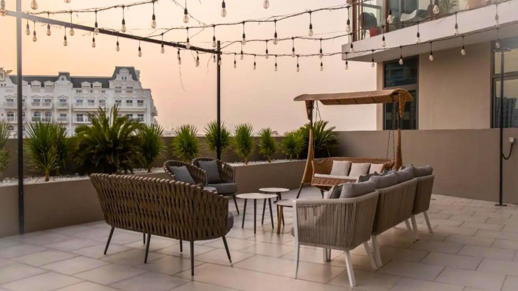 Apartment Chic And Airy 1br Furnished In 2020 Marquis *