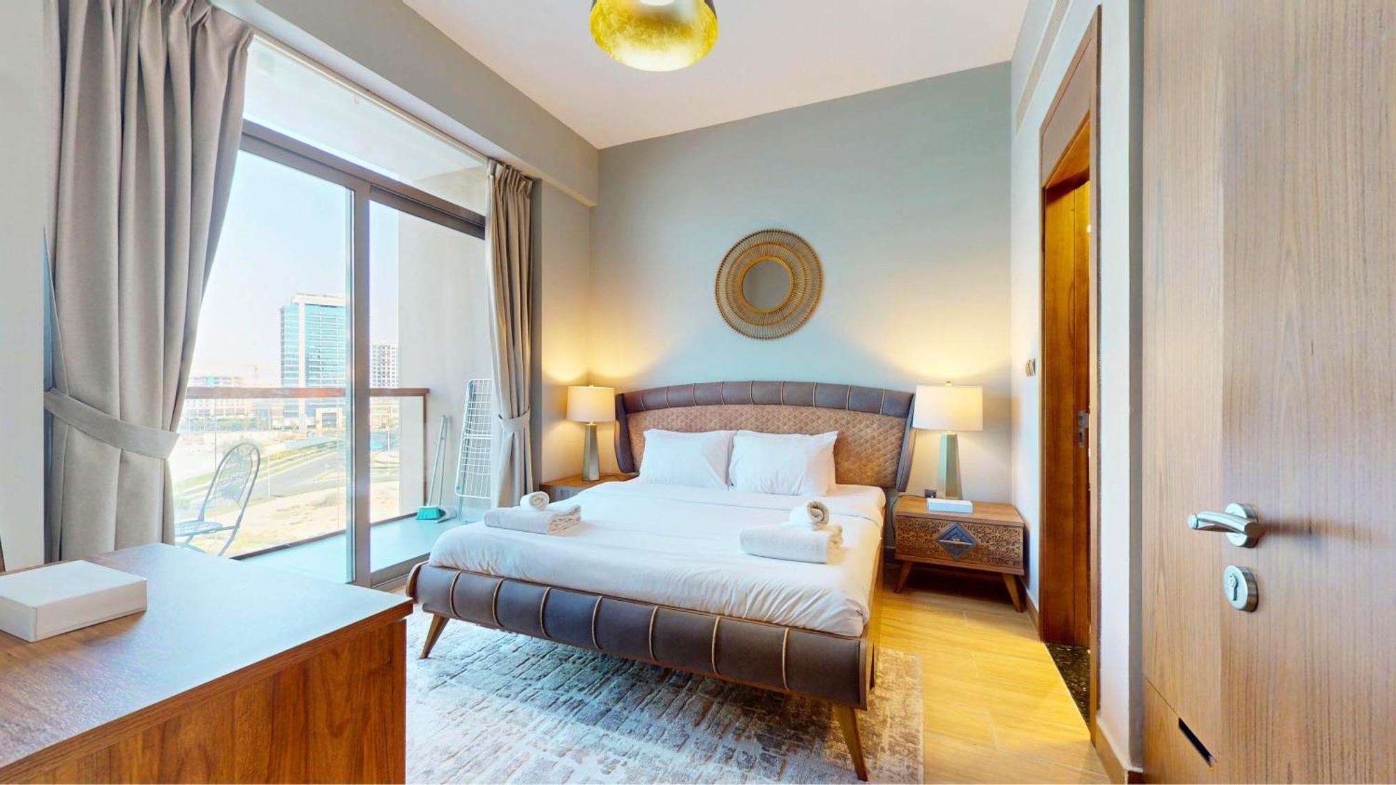 Chic And Airy 1br Furnished In 2020 Marquis * Dubai
