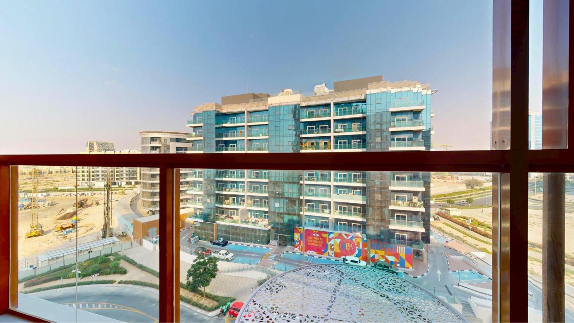 Chic And Airy 1br Furnished In 2020 Marquis * Dubai